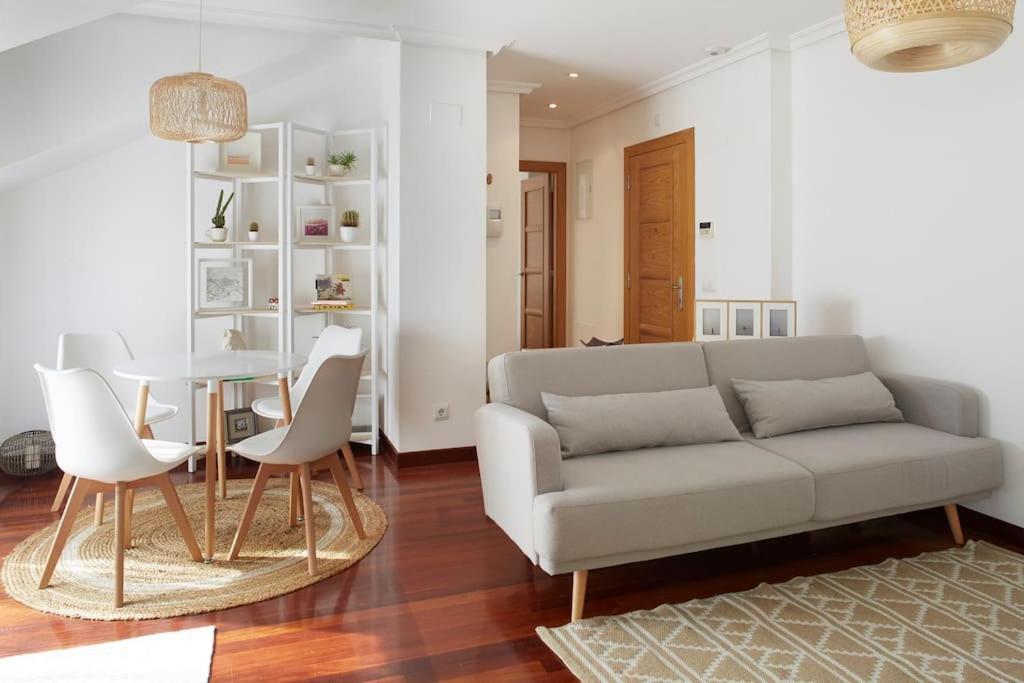 Apartamento Con Terraza A Un Paso De La Playa خيخون المظهر الخارجي الصورة